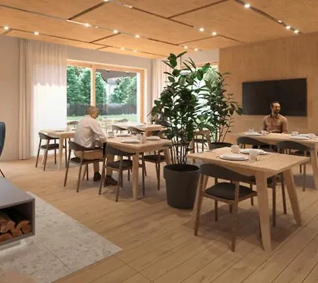 River House 4*